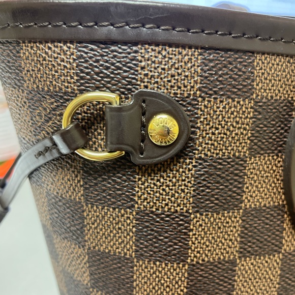 LOUIS VUITTON Neverfull PM Damier Ebene Authentic - Picture 9 of 16
